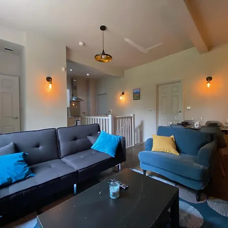 Stunning King In The Heart Of Leeds Center Apartment