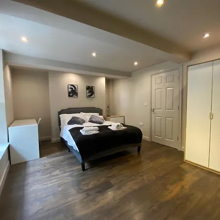 Stunning King In The Heart Of Center شقة ليدز