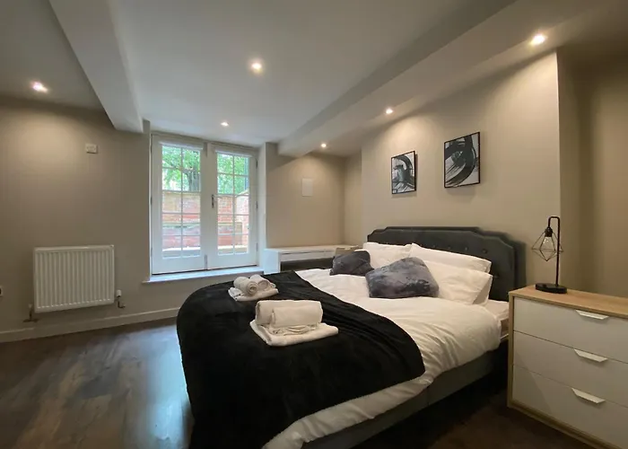 Stunning King In The Heart Of Center Leeds (West Yorkshire)