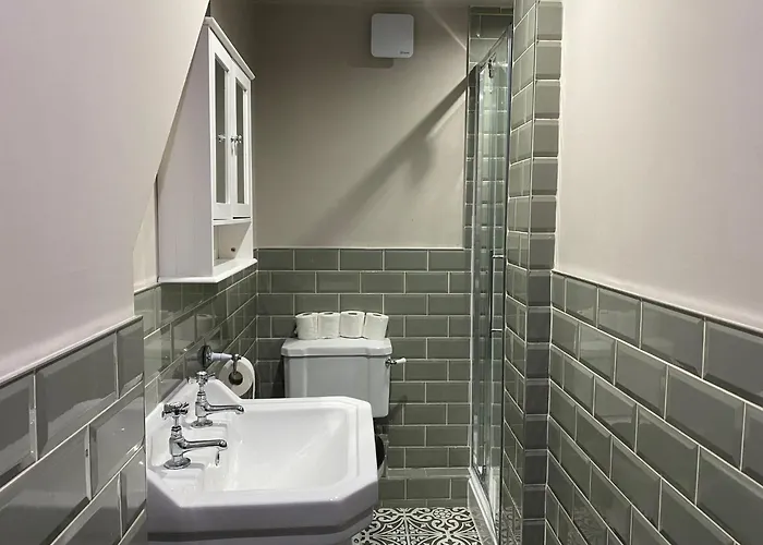 Апартаменты Stunning King In The Heart Of Center *